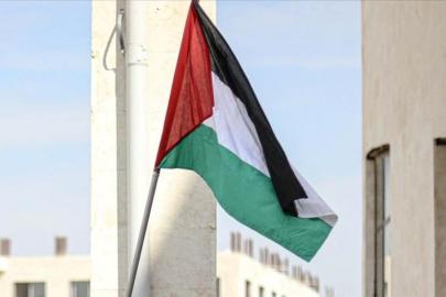 Fransa’da Filistin Bayrağı Krizi: Belediyelere “Mahkemeye Şikayet Edin” Talimatı