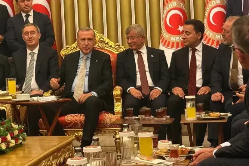 MECLİS'TE LİDERLER ZİRVESİ