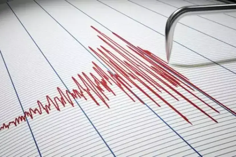 SON DAKİKA! Balıkesir 6.1’lik Depremle Sarsıldı, İzmir de Hissedildi