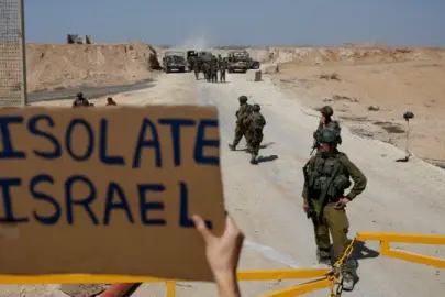 Sumud Filosu'ndaki yüzlerce kişi İsrail cezaevlerine nakledildi