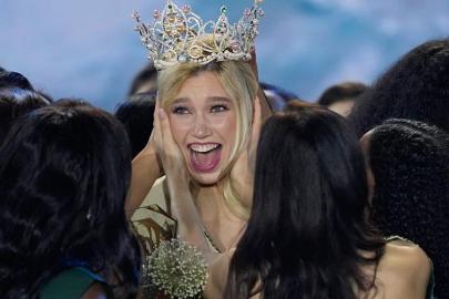 Çekyalı Natalie Puskinova, Miss Earth 2025 Tacını Taktı!