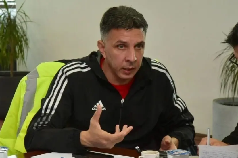 Gönyeli-Alayköy Belediye Başkanı Hüseyin Amcaoğlu vatandaşa seslendi ; Zorunlu olmadıkça evden çıkmayın