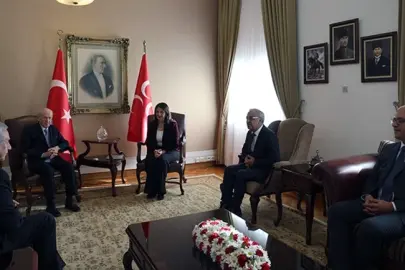 MHP lideri Bahçeli, "Pervin Hanım her konuyu açıklıkla ifade ettiler. Her cümlesine imzamı atıyorum" dedi.
