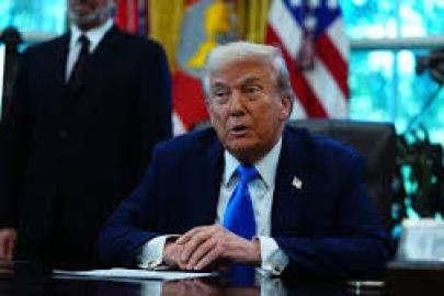 Trump Venezuela'yı yine tehdit etti. "Karadan saldırı yakında"