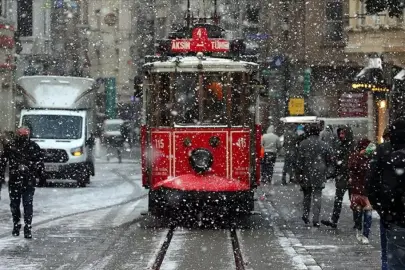 İstanbul'a kar müjdesi! AKOM tarih vererek 'kuvvetli kar' uyarısında bulundu