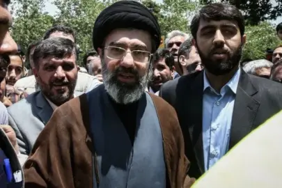 İran'da yeni dini lideri ' Müçteba Hamaney