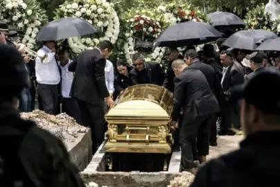 Meksika’nın en büyük kartel lideri 'El Mencho' altın tabutla defnedildi