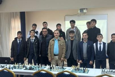 Dünya Gençlik Konseyi’nden Selahaddin Eyyubi Lisesi Öğrencilerine Satranç Şampiyonu Sürprizi: GM Aryan Gholami İstanbul’da