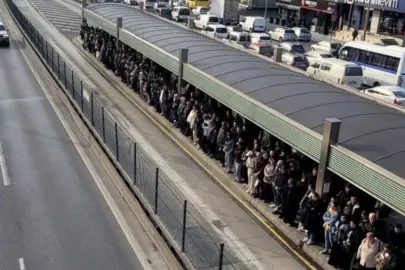 İBB İstanbul’u Yönetemiyor mu? Ulaşımda Yoğunluk Tepki Çekiyor