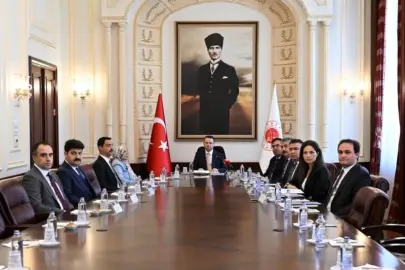 Adalet Bakanı Akın Gürlek, Muhsin Yazıcıoğlu’nun Ailesini Adalet Bakanlığı’nda Kabul Etti