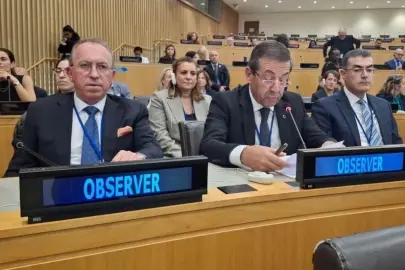 KKTC Dışişleri Bakanı Tahsin Ertuğruloğlu, İİT’ye KKTC Çağrısı: “Türkiye’nin Müdahalesi Rumların da Hayatını Kurtardı”